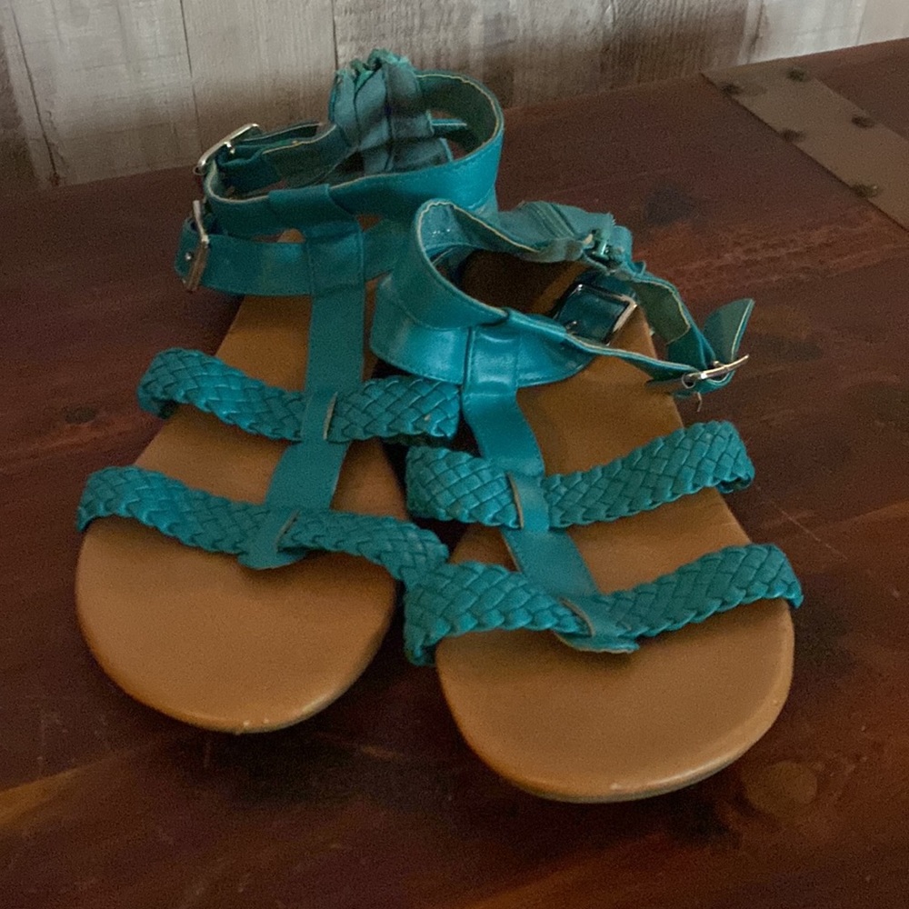 Sandals - Picture 2 of 3